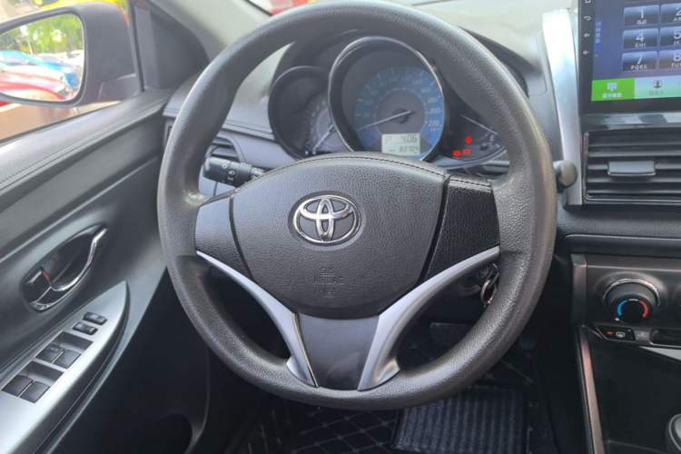 Used Toyota YARiS L Zhi Xuan 2015 1.5E Automatic Charm Edition Steering Wheel
