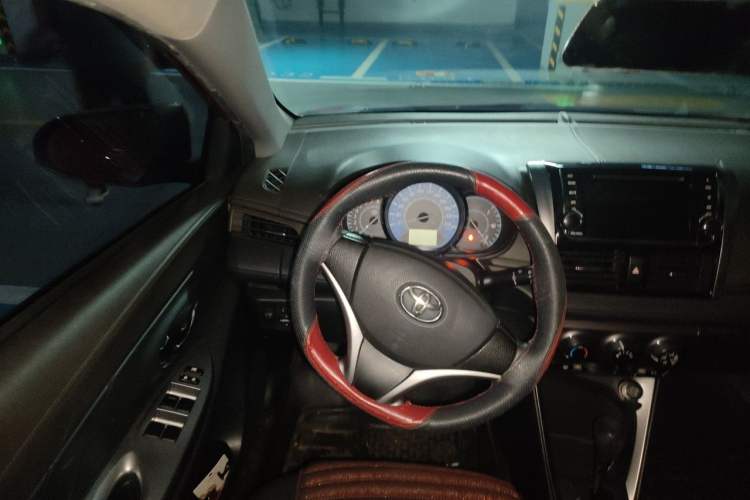 Used Toyota YARiS L Zhi Xuan 2015 1.5E Automatic Charm Edition Steering Wheel