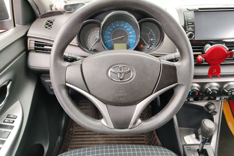 Used Toyota YARiS L Zhi Xuan 2015 1.5E Automatic Charm Edition Steering Wheel
