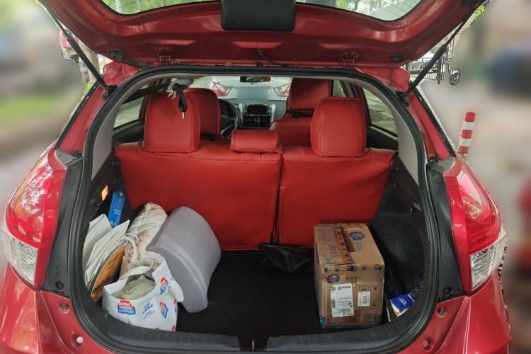 Used Toyota YARiS L Zhi Xuan 2015 1.5E Automatic Charm Edition Trunk