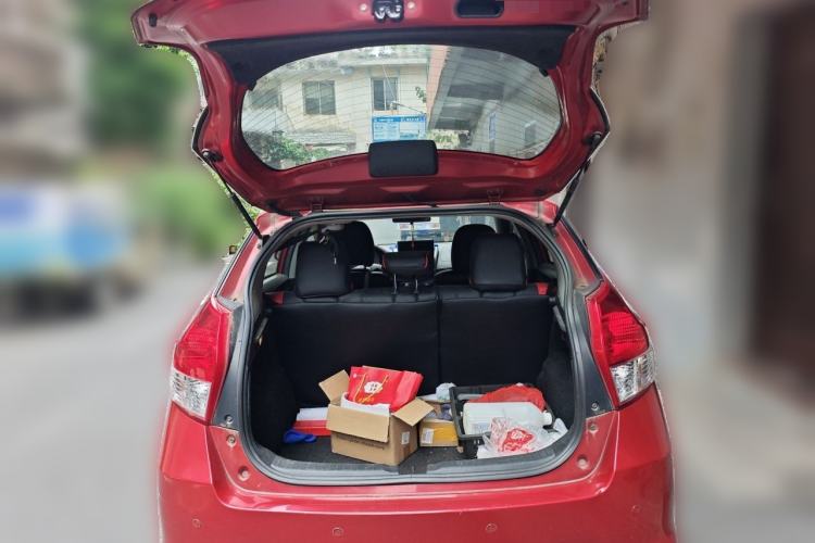 Used Toyota YARiS L Zhi Xuan 2015 1.5E Automatic Charm Edition Trunk
