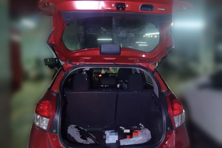 Used Toyota YARiS L Zhi Xuan 2015 1.5E Automatic Charm Edition Trunk