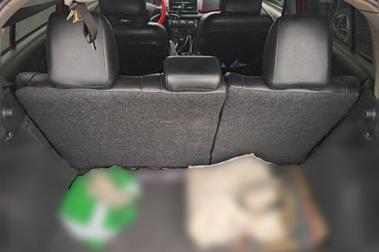 Used Toyota YARiS L Zhi Xuan 2015 1.5E Automatic Charm Edition Trunk