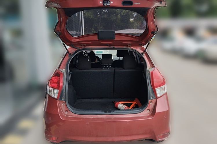 Used Toyota YARiS L Zhi Xuan 2015 1.5E Automatic Charm Edition Trunk