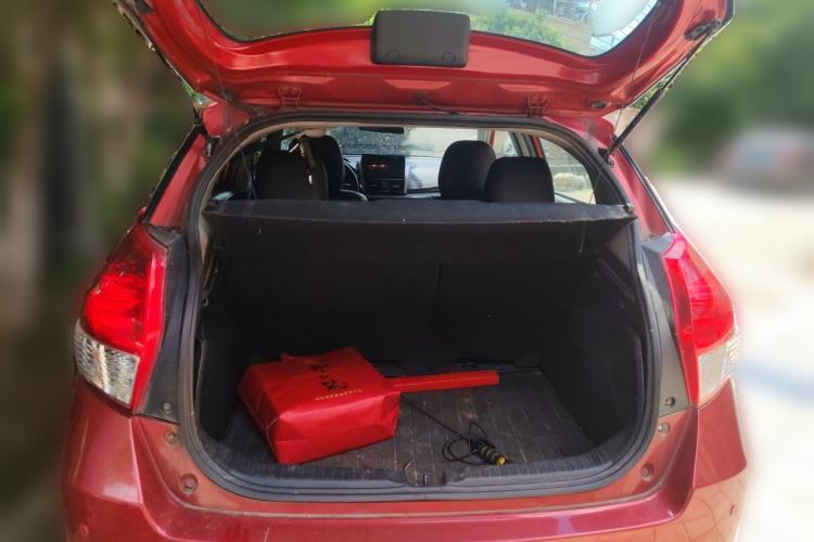 Used Toyota YARiS L Zhi Xuan 2015 1.5E Automatic Charm Edition Trunk