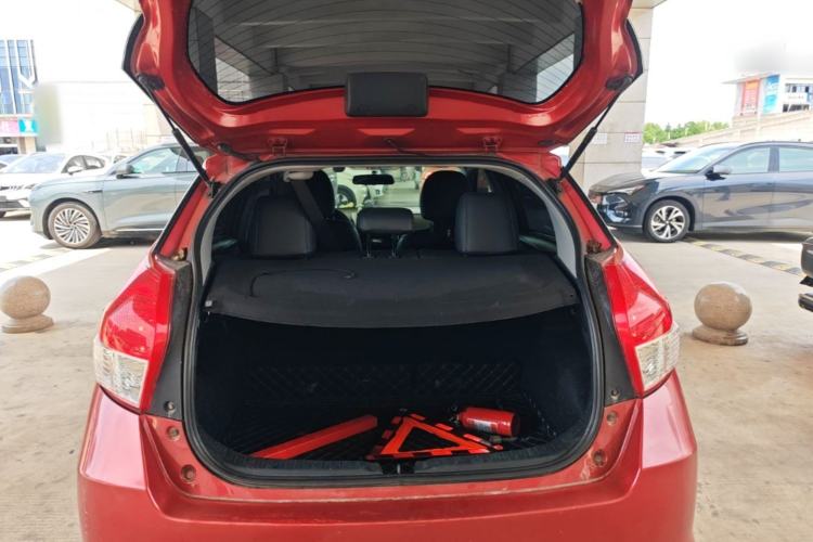 Used Toyota YARiS L Zhi Xuan 2015 1.5E Automatic Charm Edition Trunk