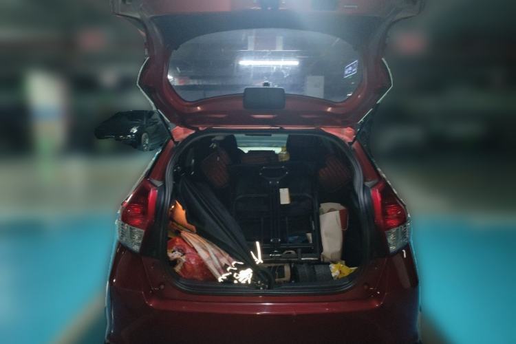 Used Toyota YARiS L Zhi Xuan 2015 1.5E Automatic Charm Edition Trunk