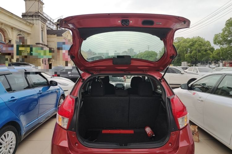Used Toyota YARiS L Zhi Xuan 2015 1.5E Automatic Charm Edition Trunk