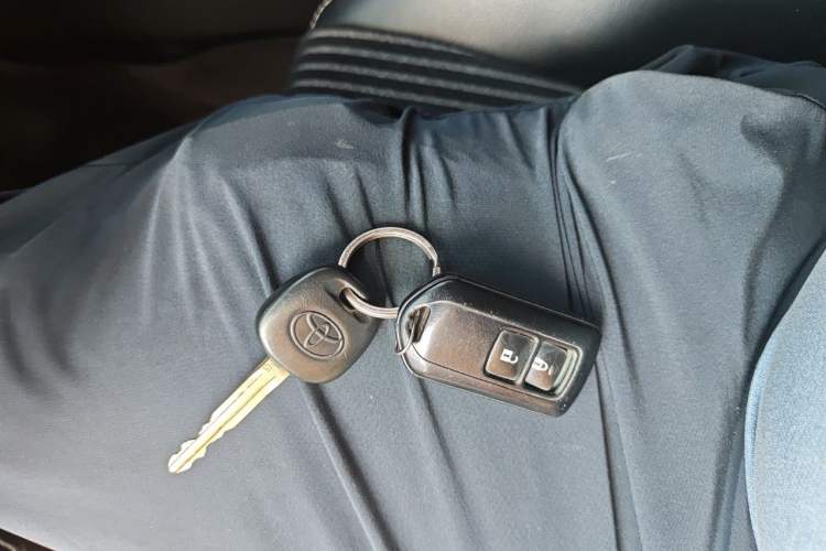 Used Toyota YARiS L Zhi Xuan 2015 1.5G Automatic Xuan Dong Sunroof Special Edition Vehicle Key