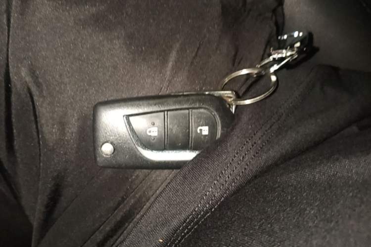 Used Toyota YARiS L Zhi Xuan 2015 1.5E Automatic Charm Edition Vehicle Key