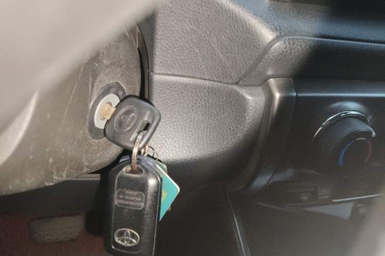 Used Toyota YARiS L Zhi Xuan 2015 1.5E Automatic Charm Edition Vehicle Key