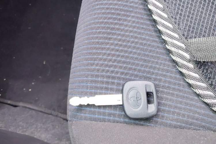 Used Toyota YARiS L Zhi Xuan 2015 1.5E Automatic Charm Edition Vehicle Key