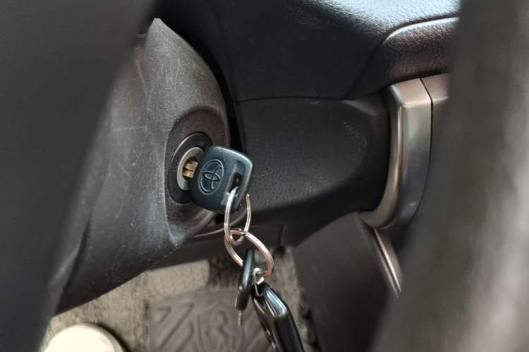 Used Toyota YARiS L Zhi Xuan 2015 1.5E Automatic Charm Edition Vehicle Key