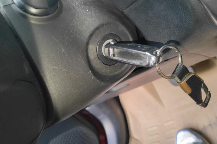 Used Toyota YARiS L Zhi Xuan 2015 1.5E Automatic Charm Edition Vehicle Key