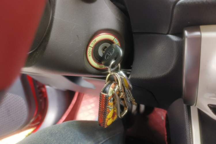 Used Toyota YARiS L Zhi Xuan 2015 1.5G Automatic Xuan Dong Sunroof Special Edition Vehicle Key