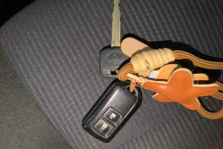 Used Toyota YARiS L Zhi Xuan 2015 1.5E Automatic Charm Edition Vehicle Key