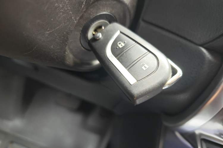 Used Toyota YARiS L Zhi Xuan 2015 1.5E Automatic Charm Edition Vehicle Key