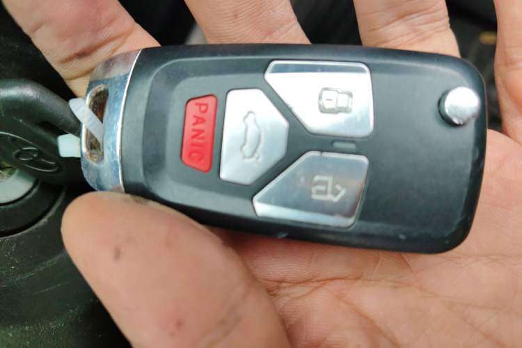 Used Toyota YARiS L Zhi Xuan 2015 1.5E Automatic Charm Edition Vehicle Key