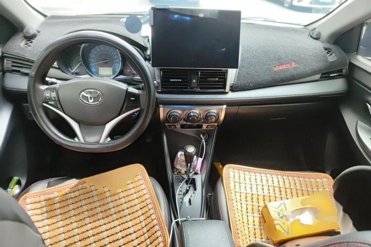 Used Toyota YARiS L Zhi Xuan 2015 1.5E Automatic Charm Edition Center Console