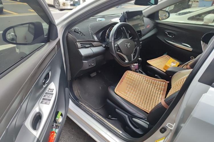 Used Toyota YARiS L Zhi Xuan 2015 1.5E Automatic Charm Edition Driver Seat