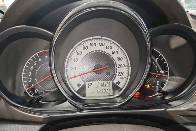 Used Toyota YARiS L Zhi Xuan 2015 1.5G Automatic Xuan Dong Sunroof Special Edition Instrument Cluster