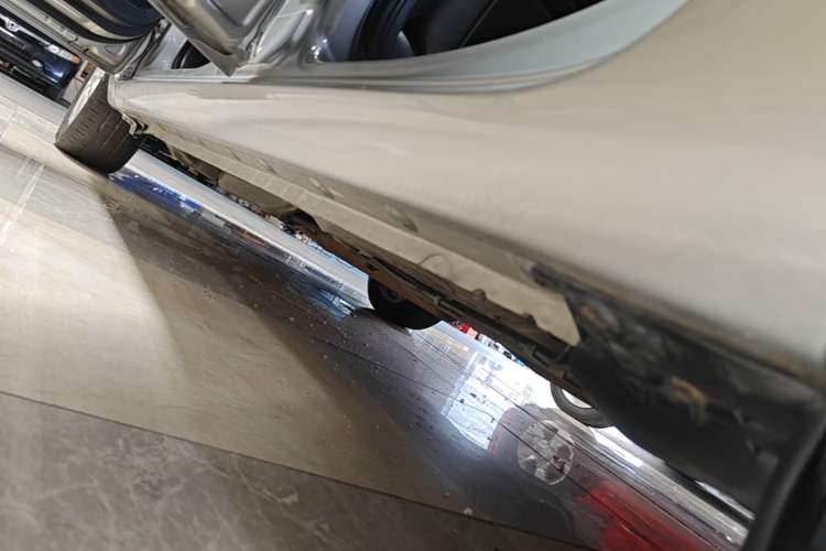 Used Toyota YARiS L Zhi Xuan 2015 1.5G Automatic Xuan Dong Sunroof Special Edition Left Side Sill