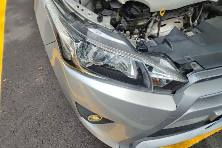 Used Toyota YARiS L Zhi Xuan 2015 1.5E Automatic Charm Edition Right Front Headlight