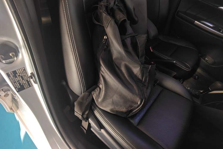 Used Toyota YARiS L Zhi Xuan 2015 1.5E Automatic Charm Edition Right Front Seat