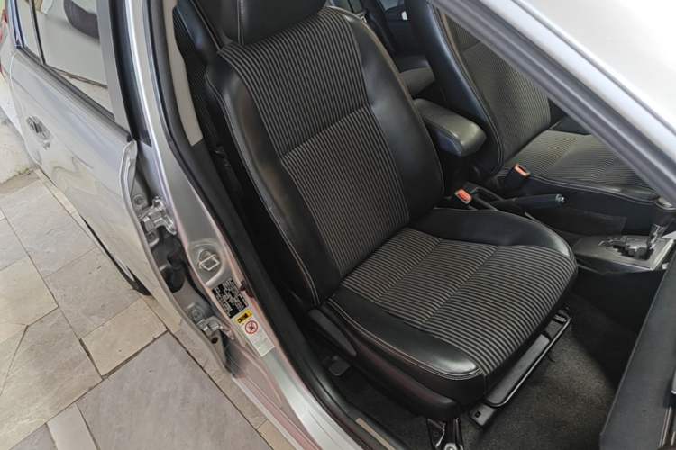 Used Toyota YARiS L Zhi Xuan 2015 1.5G Automatic Xuan Dong Sunroof Special Edition Right Front Seat