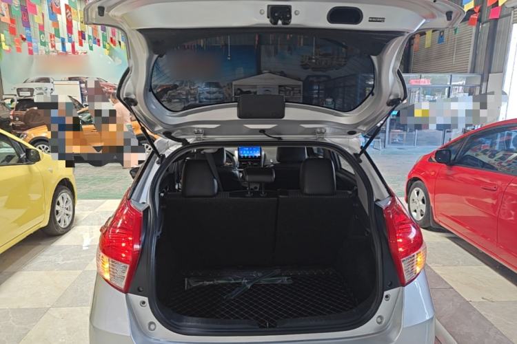 Used Toyota YARiS L Zhi Xuan 2015 1.5G Automatic Xuan Dong Sunroof Special Edition Trunk
