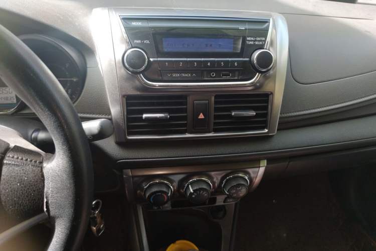 Used Toyota YARiS L Zhi Xuan 2015 1.5E Automatic Charm Edition Audio And AC Panel