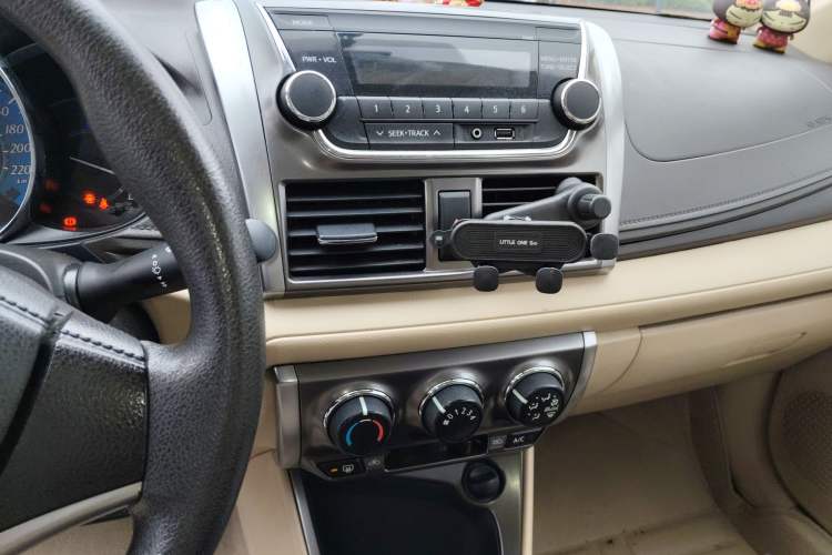 Used Toyota YARiS L Zhi Xuan 2015 1.5E Automatic Charm Edition Audio And AC Panel