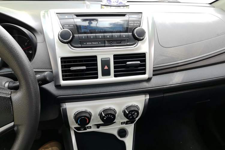 Used Toyota YARiS L Zhi Xuan 2015 1.5G Automatic Xuan Dong Sunroof Special Edition Audio And AC Panel