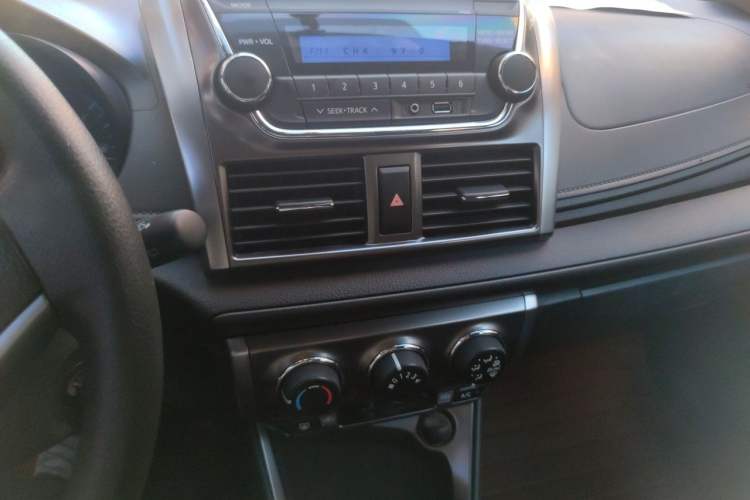 Used Toyota YARiS L Zhi Xuan 2015 1.5E Automatic Charm Edition Audio And AC Panel