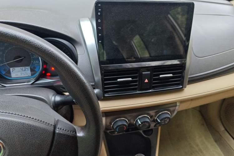 Used Toyota YARiS L Zhi Xuan 2015 1.5E Automatic Charm Edition Audio And AC Panel