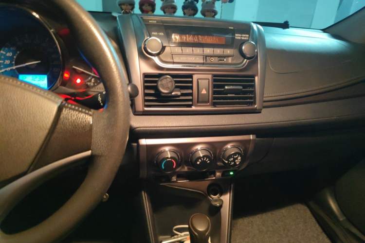 Used Toyota YARiS L Zhi Xuan 2015 1.5E Automatic Charm Edition Audio And AC Panel