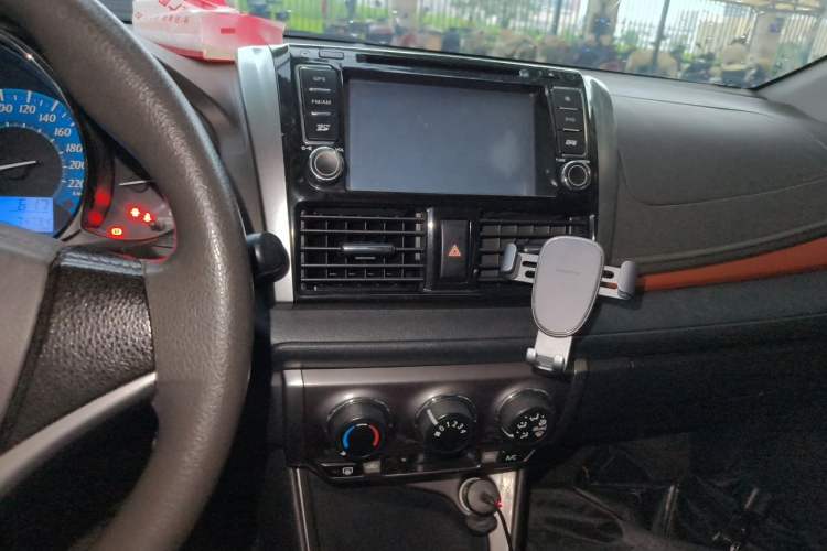Used Toyota YARiS L Zhi Xuan 2015 1.5E Automatic Charm Edition Audio And AC Panel