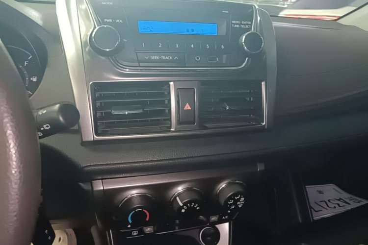 Used Toyota YARiS L Zhi Xuan 2015 1.5E Automatic Charm Edition Audio And AC Panel