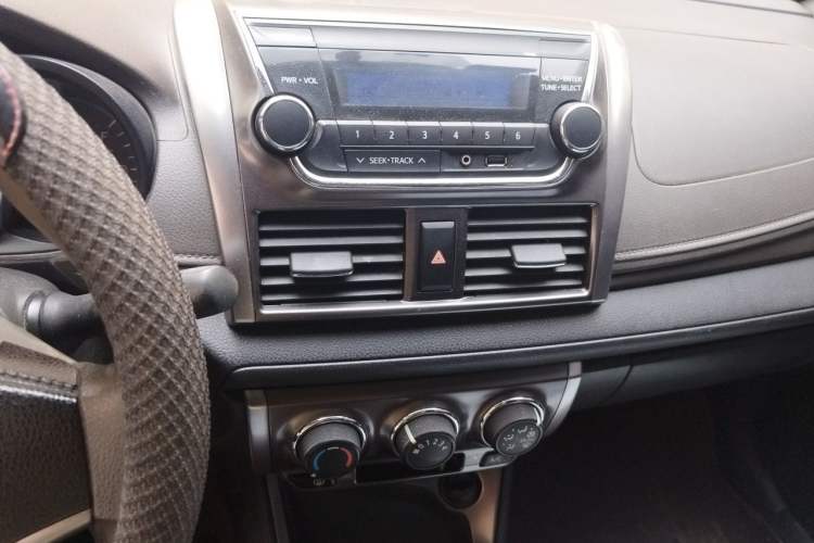 Used Toyota YARiS L Zhi Xuan 2015 1.5E Automatic Charm Edition Audio And AC Panel