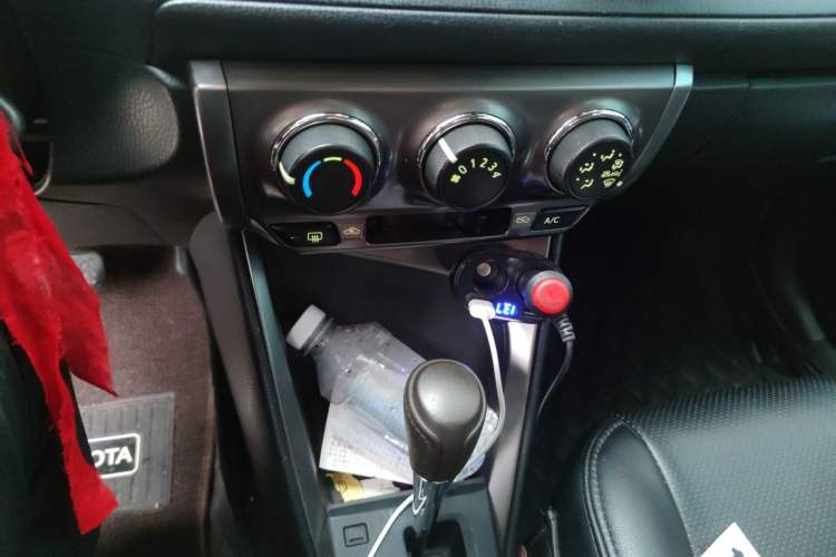 Used Toyota YARiS L Zhi Xuan 2015 1.5E Automatic Charm Edition Audio And AC Panel