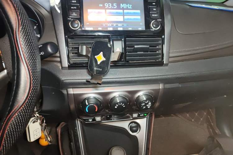 Used Toyota YARiS L Zhi Xuan 2015 1.5E Automatic Charm Edition Audio And AC Panel