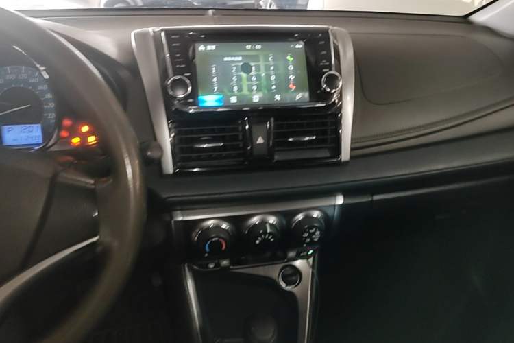 Used Toyota YARiS L Zhi Xuan 2015 1.5E Automatic Charm Edition Audio And AC Panel