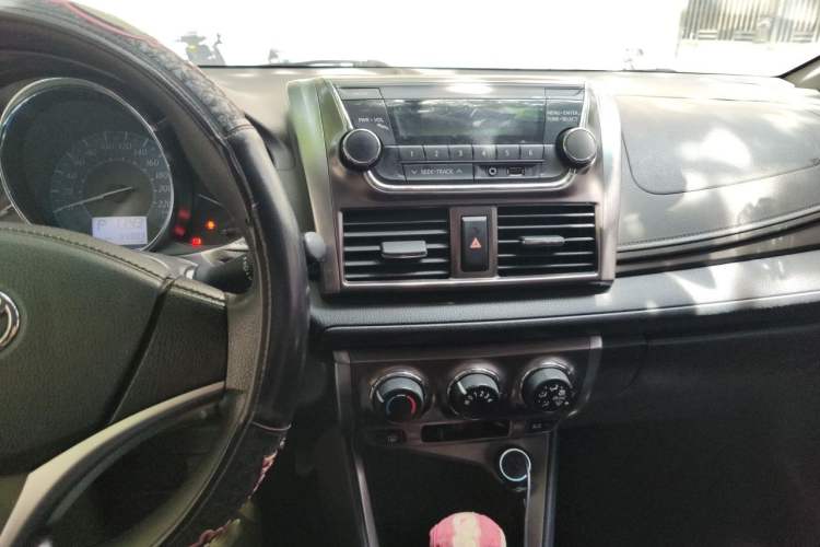 Used Toyota YARiS L Zhi Xuan 2015 1.5E Automatic Charm Edition Audio And AC Panel