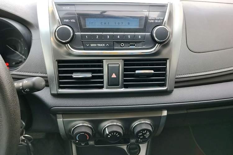 Used Toyota YARiS L Zhi Xuan 2015 1.5E Automatic Charm Edition Audio And AC Panel