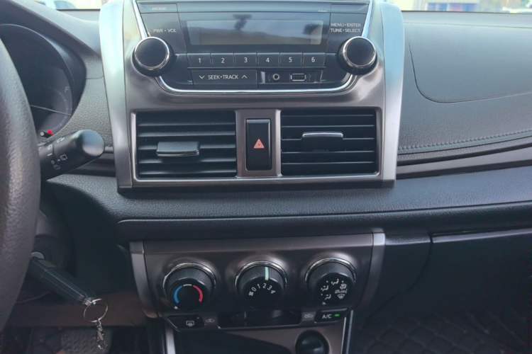 Used Toyota YARiS L Zhi Xuan 2015 1.5E Automatic Charm Edition Audio And AC Panel