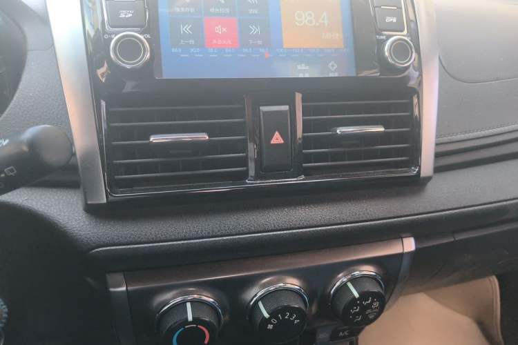Used Toyota YARiS L Zhi Xuan 2015 1.5E Automatic Charm Edition Audio And AC Panel