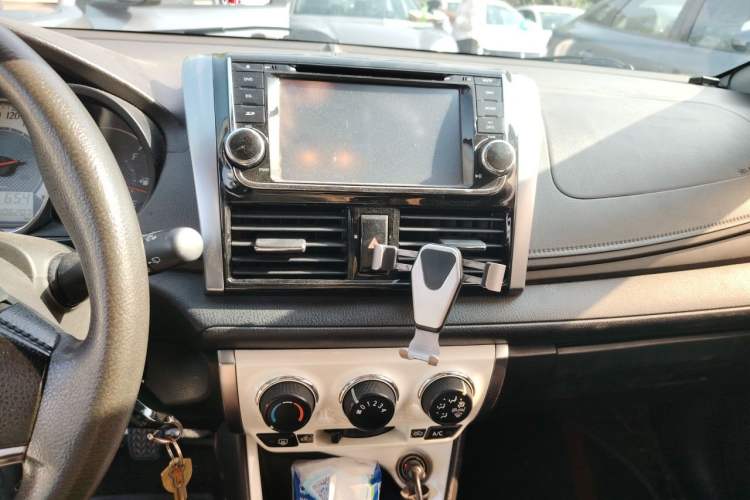 Used Toyota YARiS L Zhi Xuan 2015 1.5G Manual Xuan Dong Sunroof Special Edition Audio And AC Panel