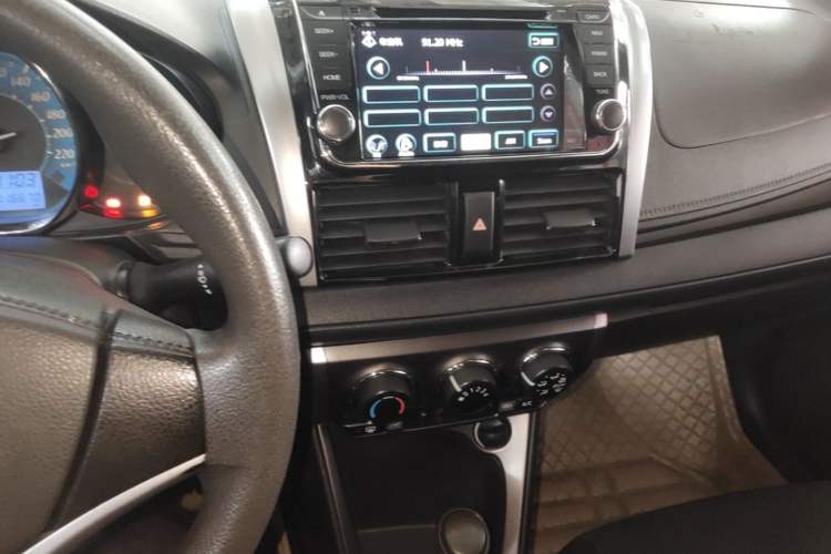 Used Toyota YARiS L Zhi Xuan 2015 1.5E Automatic Charm Edition Audio And AC Panel