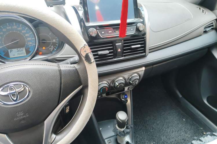 Used Toyota YARiS L Zhi Xuan 2015 1.5E Automatic Charm Edition Audio And AC Panel