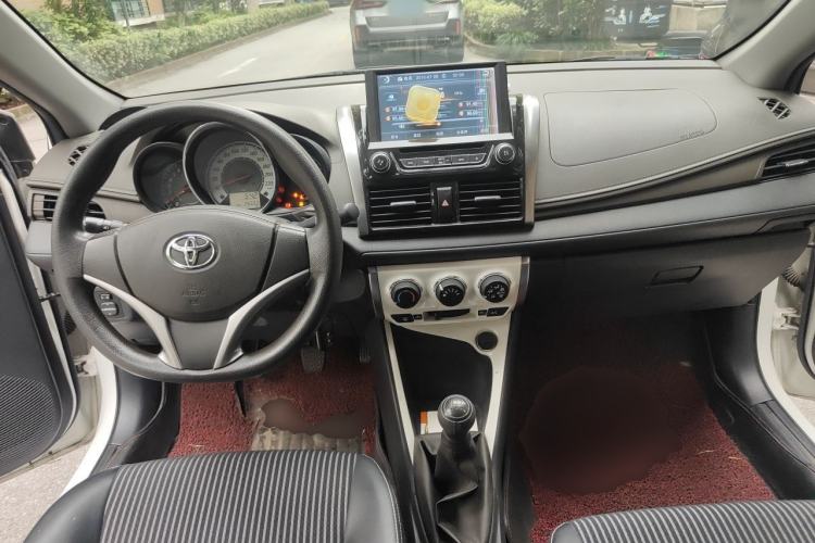 Used Toyota YARiS L Zhi Xuan 2015 1.5G Manual Xuan Dong Sunroof Special Edition Center Console